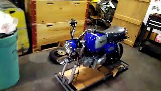 Motoshop Ziegler AG Schleitheim Skyteam Skymini Skymax 125 EFI Montage [upl. by Victoir]